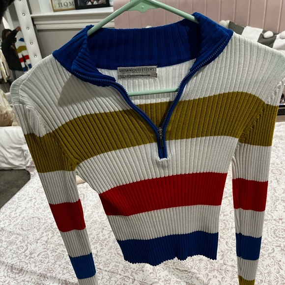 fun urban outfitters half zip up - Picture 1 of 3